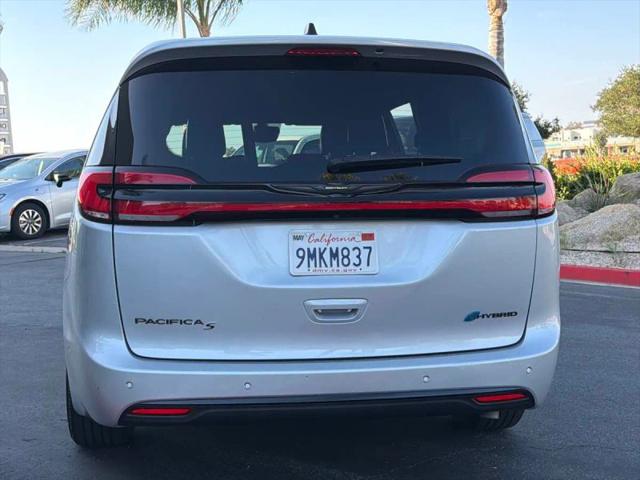 2023 Chrysler Pacifica Hybrid Touring L