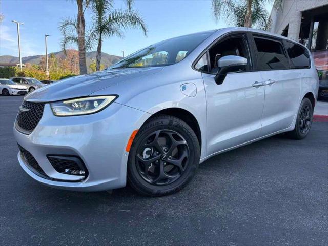 2023 Chrysler Pacifica Hybrid Touring L