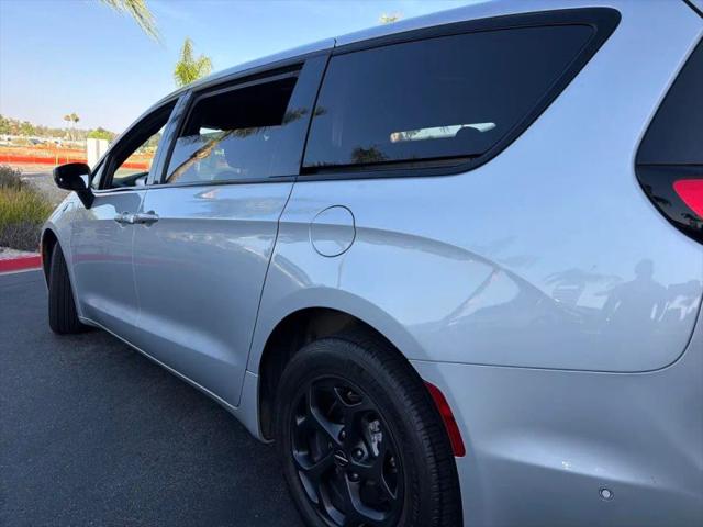 2023 Chrysler Pacifica Hybrid Touring L