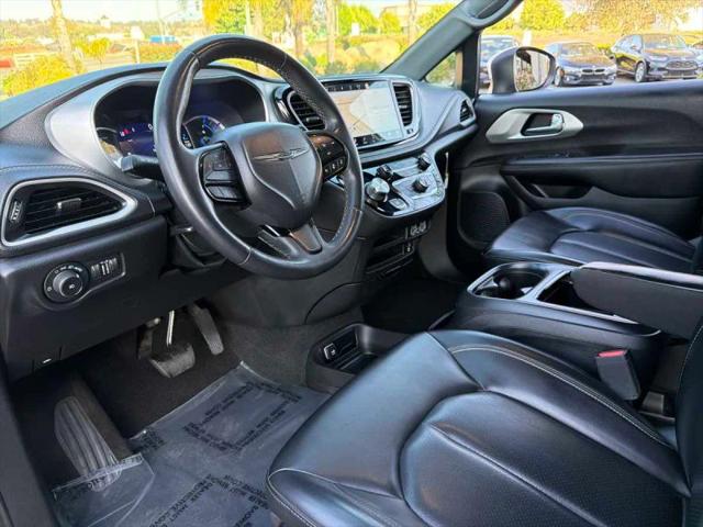 2023 Chrysler Pacifica Hybrid Touring L