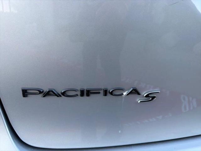 2023 Chrysler Pacifica Hybrid Touring L