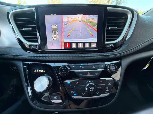2023 Chrysler Pacifica Hybrid Touring L