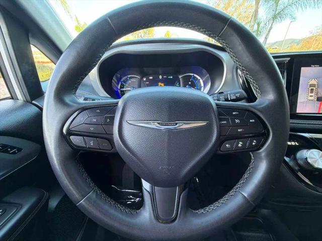 2023 Chrysler Pacifica Hybrid Touring L