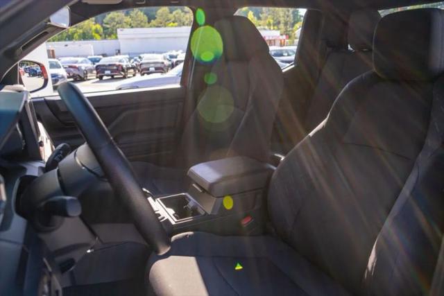 2025 Toyota Tacoma SR
