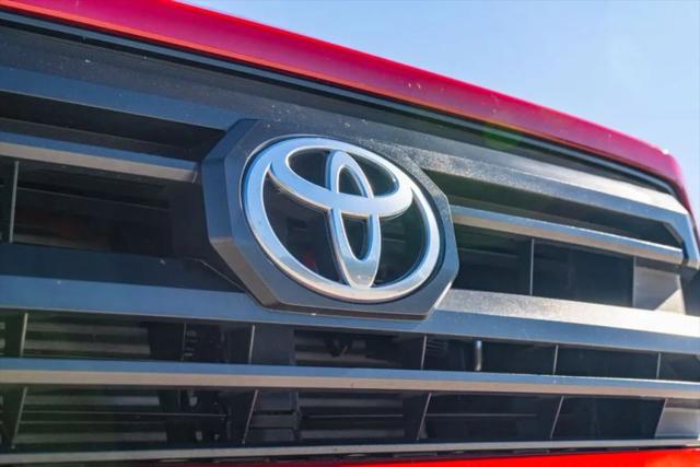 2025 Toyota Tacoma SR
