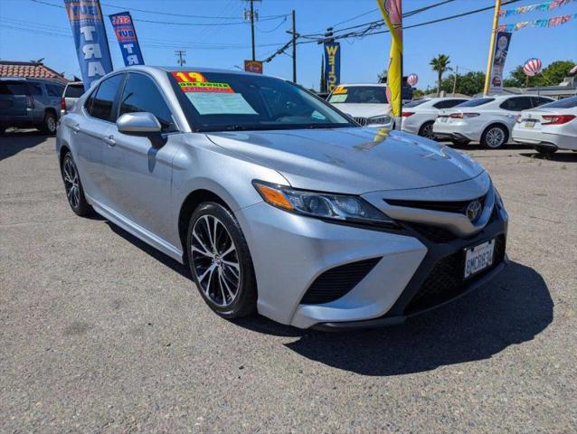2019 Toyota Camry SE for sale in Oakdale, CA