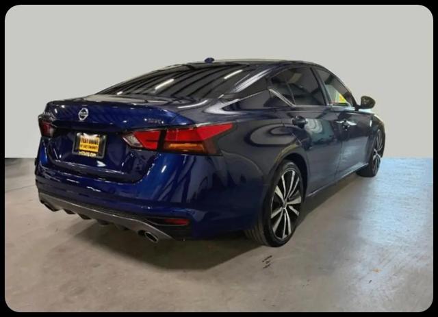 2022 Nissan Altima SR FWD