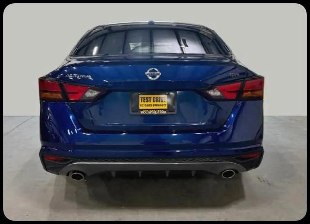 2022 Nissan Altima SR FWD