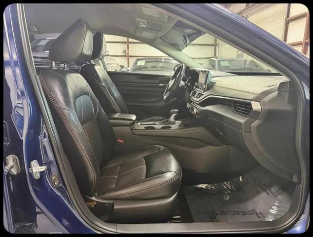 2022 Nissan Altima SR FWD