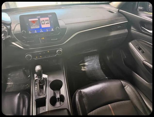 2022 Nissan Altima SR FWD