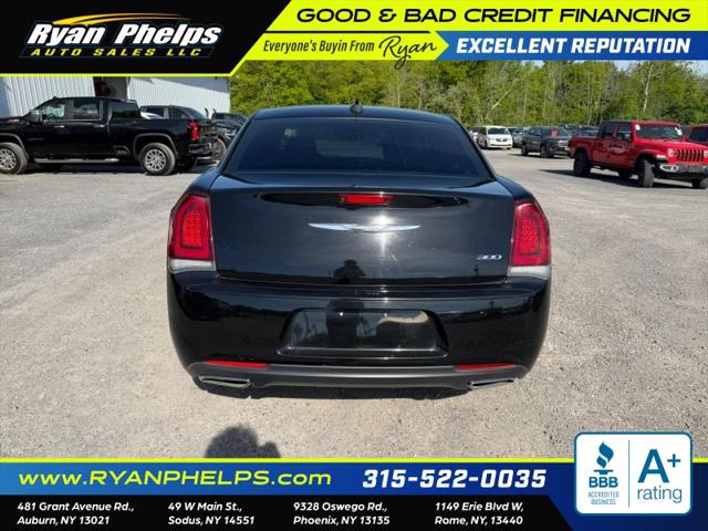 2018 Chrysler 300 Touring