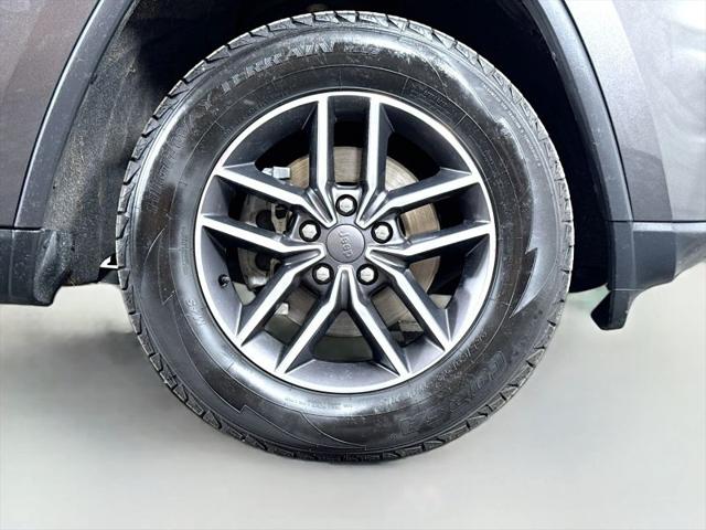 2019 Jeep Grand Cherokee Laredo E 4x2