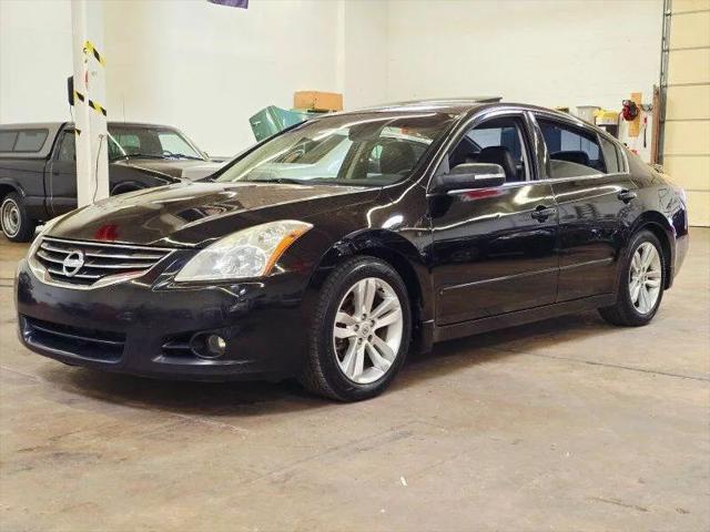 2010 Nissan Altima 3.5 SR for sale in Willoughby, OH