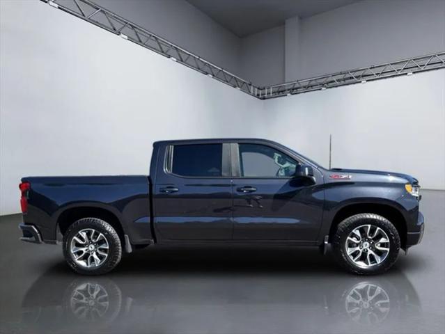 2022 Chevrolet Silverado 1500 4WD Crew Cab Short Bed RST