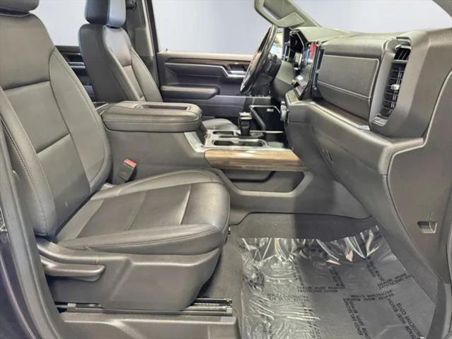 2022 Chevrolet Silverado 1500 4WD Crew Cab Short Bed RST
