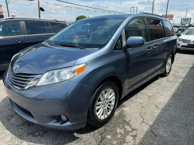 2013 Toyota Sienna XLE V6 8 Passenger for sale in Tulsa, OK