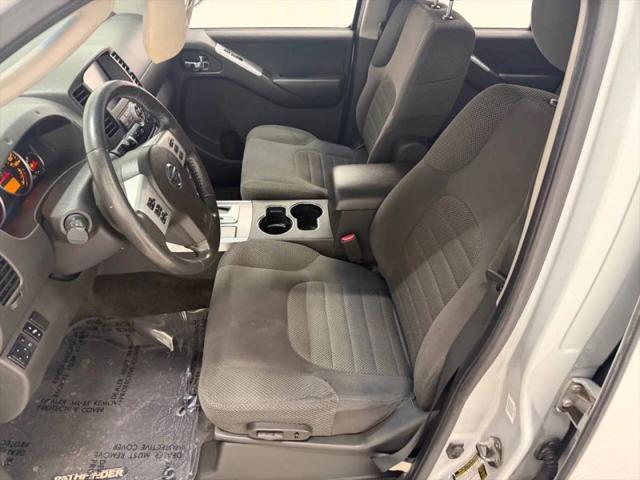 2012 Nissan Pathfinder SV