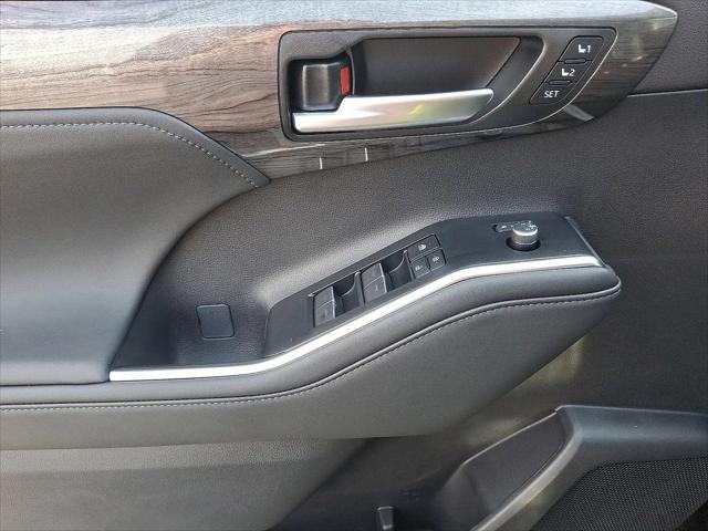 2025 Toyota Highlander Limited
