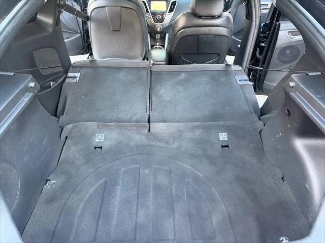 2012 Hyundai Veloster Base w/Black