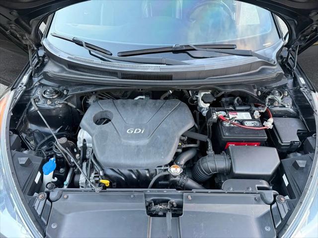 2012 Hyundai Veloster Base w/Black