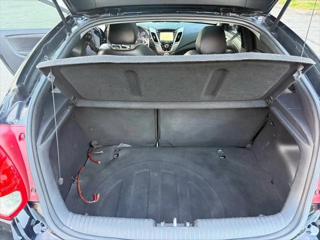 2012 Hyundai Veloster Base w/Black