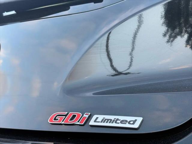 2012 Hyundai Veloster Base w/Black