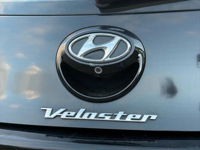 2012 Hyundai Veloster Base w/Black