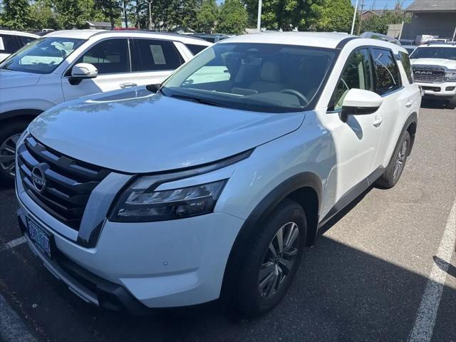 2025 Nissan Pathfinder SL 4WD