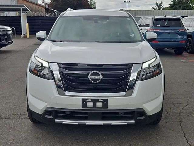 2025 Nissan Pathfinder SL 4WD