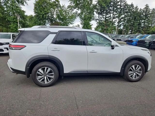 2025 Nissan Pathfinder SL 4WD