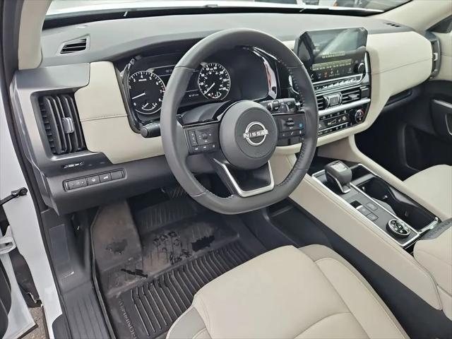 2025 Nissan Pathfinder SL 4WD