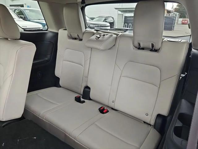2025 Nissan Pathfinder SL 4WD