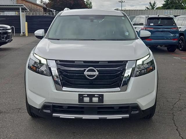 2025 Nissan Pathfinder SL 4WD