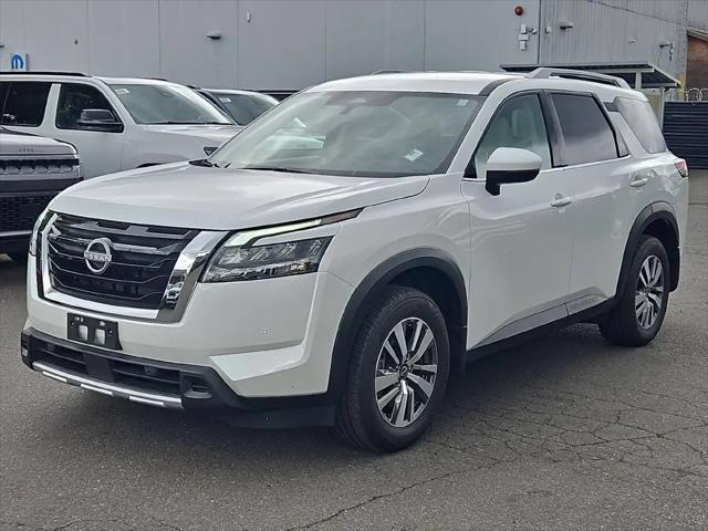 2025 Nissan Pathfinder SL 4WD