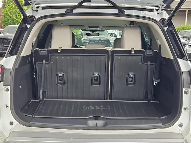 2025 Nissan Pathfinder SL 4WD