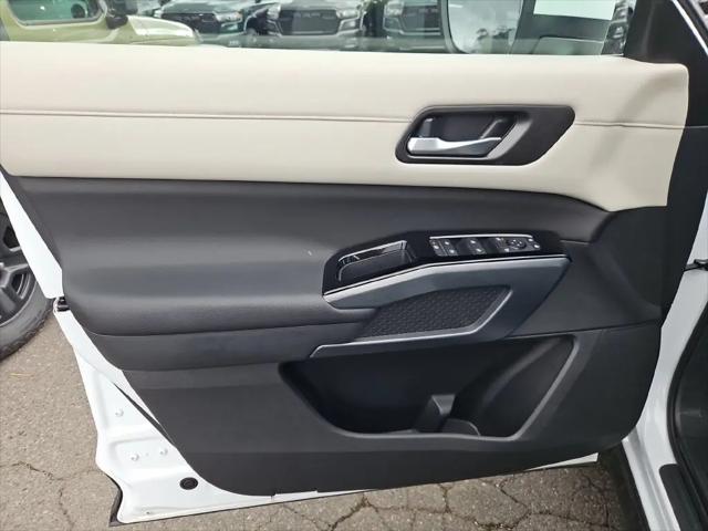 2025 Nissan Pathfinder SL 4WD