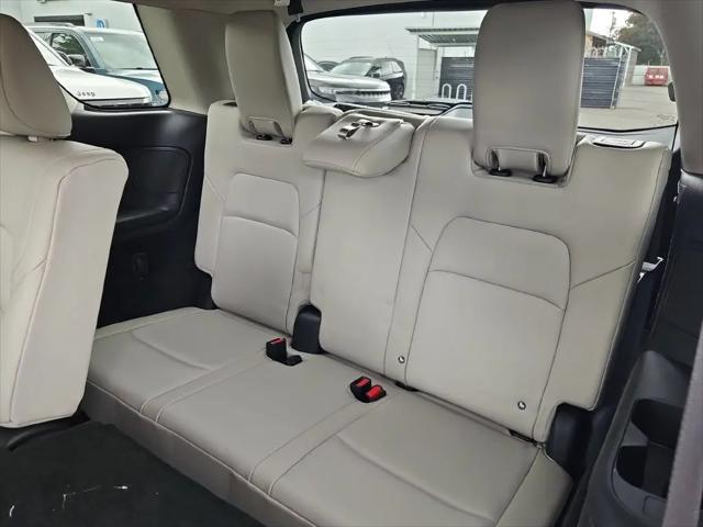 2025 Nissan Pathfinder SL 4WD