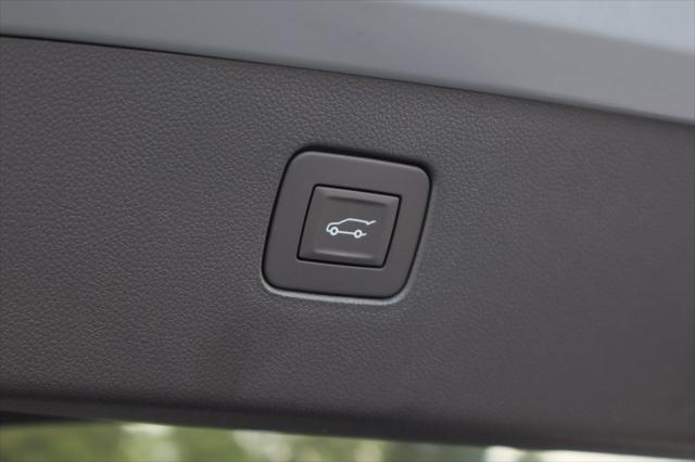 2026 Buick NV Sport Touring FWD