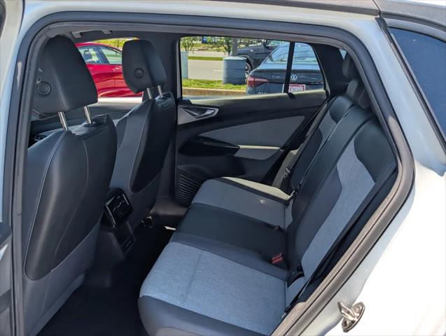 2023 Volkswagen ID.4 Pro