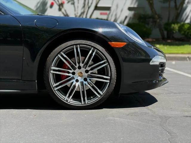 2016 Porsche 911 Carrera 4