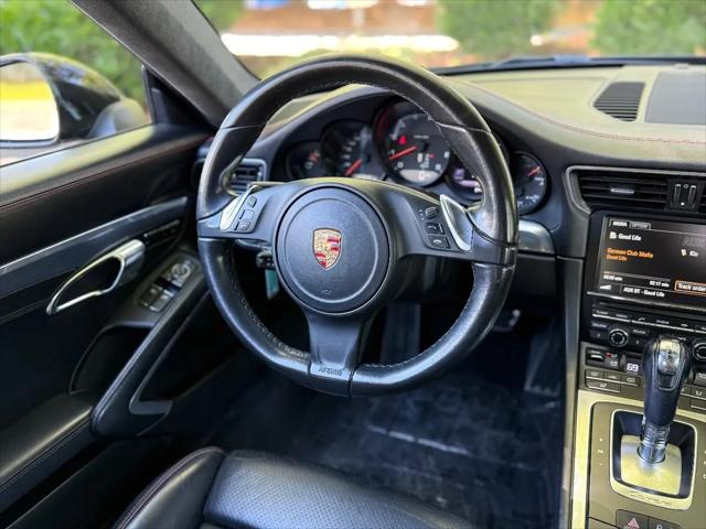 2016 Porsche 911 Carrera 4