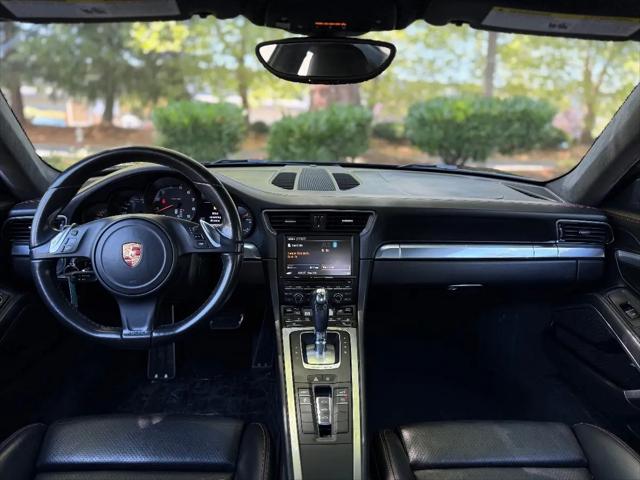 2016 Porsche 911 Carrera 4