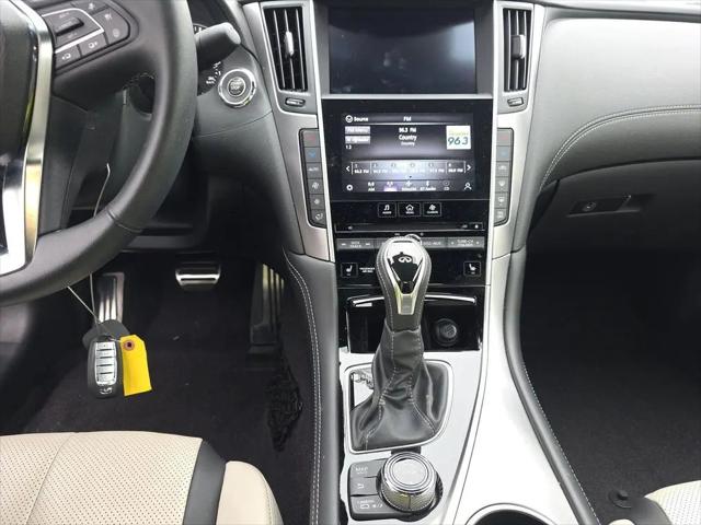 2022 INFINITI Q60 LUXE AWD