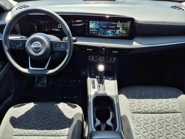 2025 Nissan Kicks SV FWD