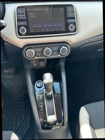 2021 Nissan Versa SV Xtronic CVT