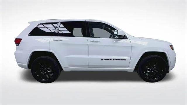 2022 Jeep Grand Cherokee Laredo X 4x4