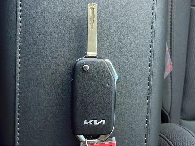 2026 Kia Niro LX