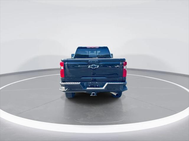 2024 Chevrolet Silverado 2500HD 4WD Crew Cab Standard Bed LT