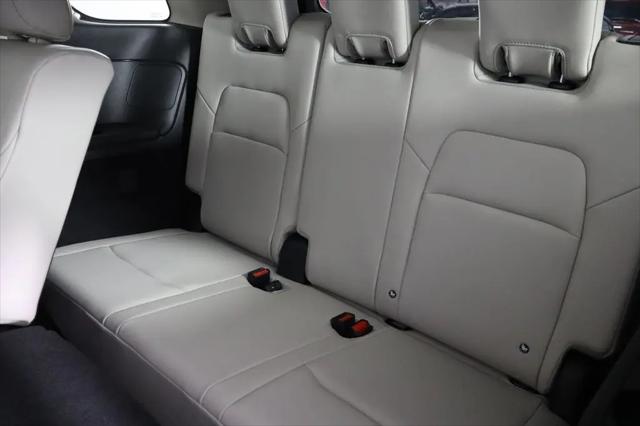 2024 Nissan Pathfinder SL FWD