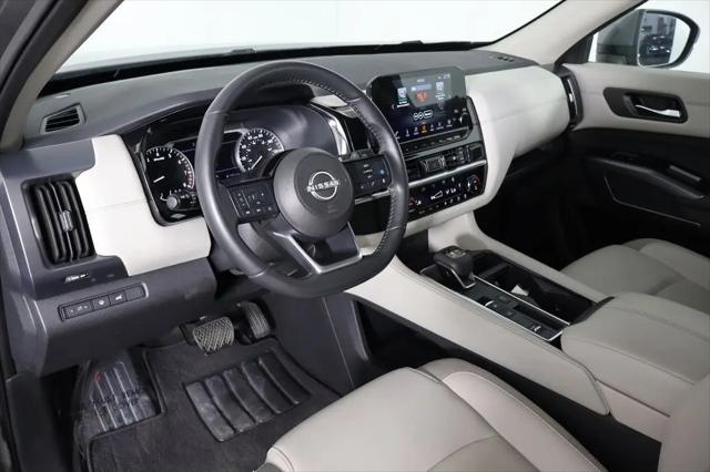 2024 Nissan Pathfinder SL FWD